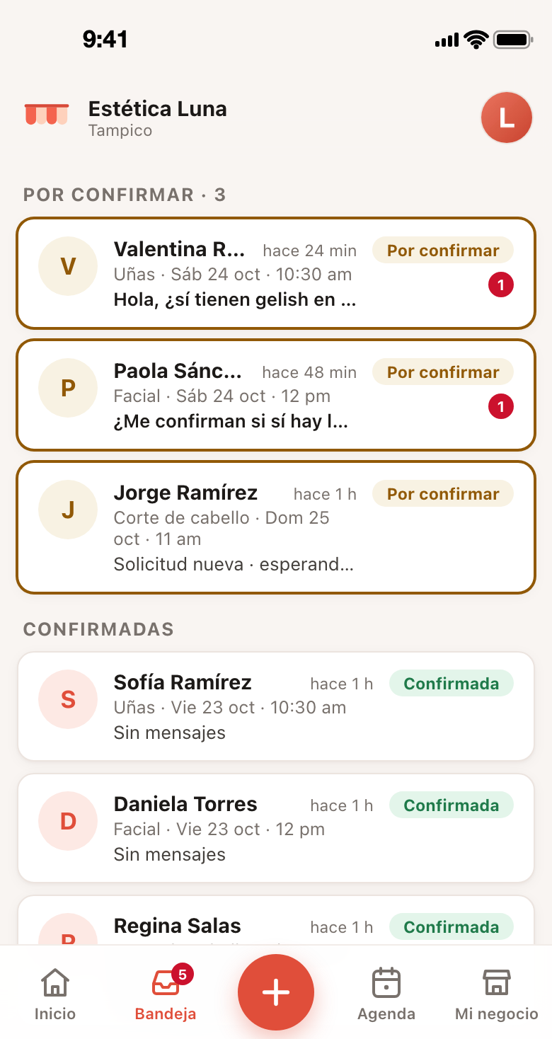 La bandeja del negocio con tres solicitudes por confirmar arriba y las citas confirmadas abajo